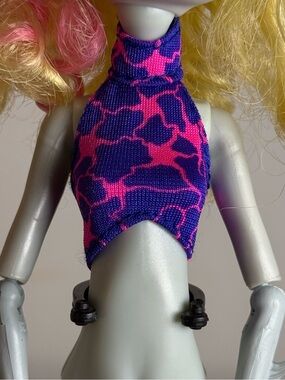 Monster High sleeves halter top for lagoona blue doll from the great scarrier